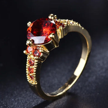 Anillo Celia Ardelynn de Rose & Oliver en plata con detalles delicados y acabado elegante.